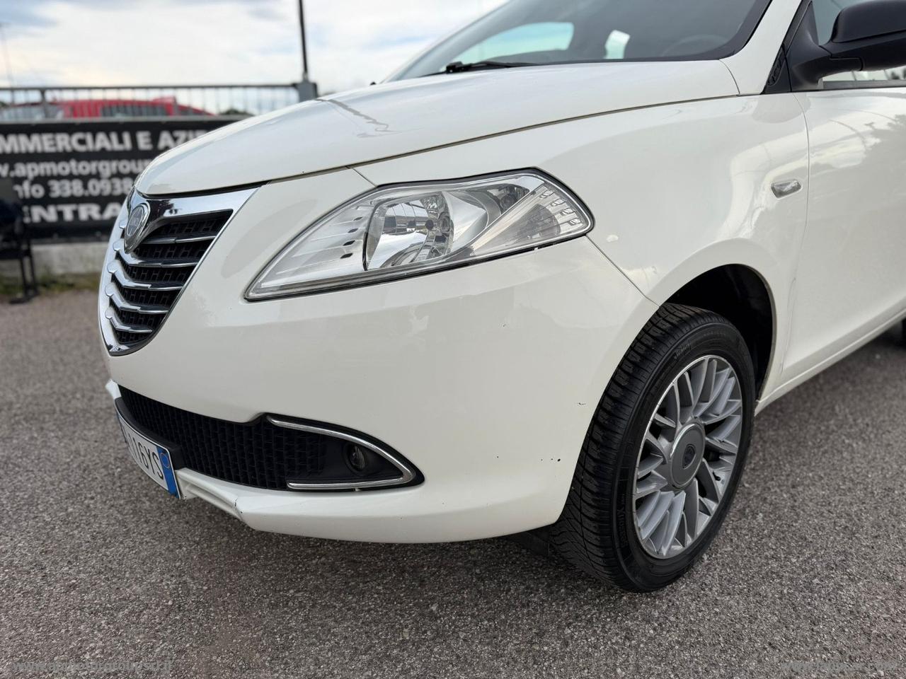 LANCIA Ypsilon 0.9 T.Air 85CV 5p. Met.Ec. Gold