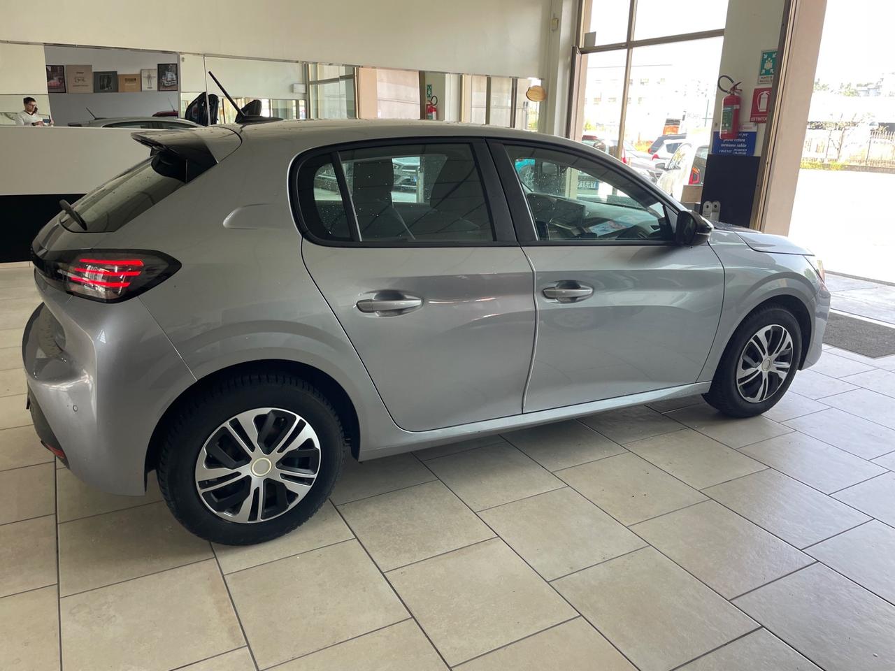 Peugeot 208 PureTech 75 Stop&Start 5 porte Active - Nessun vincolo -