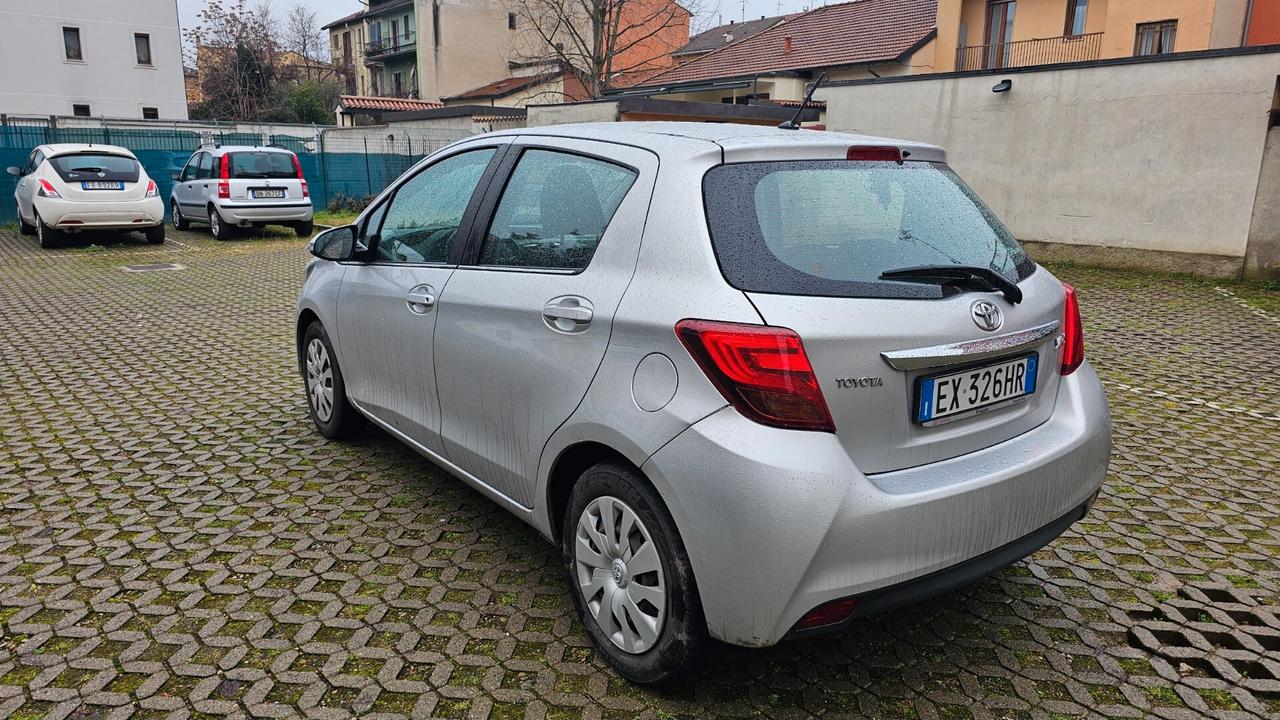 Toyota Yaris 1.0 5 porte Lounge