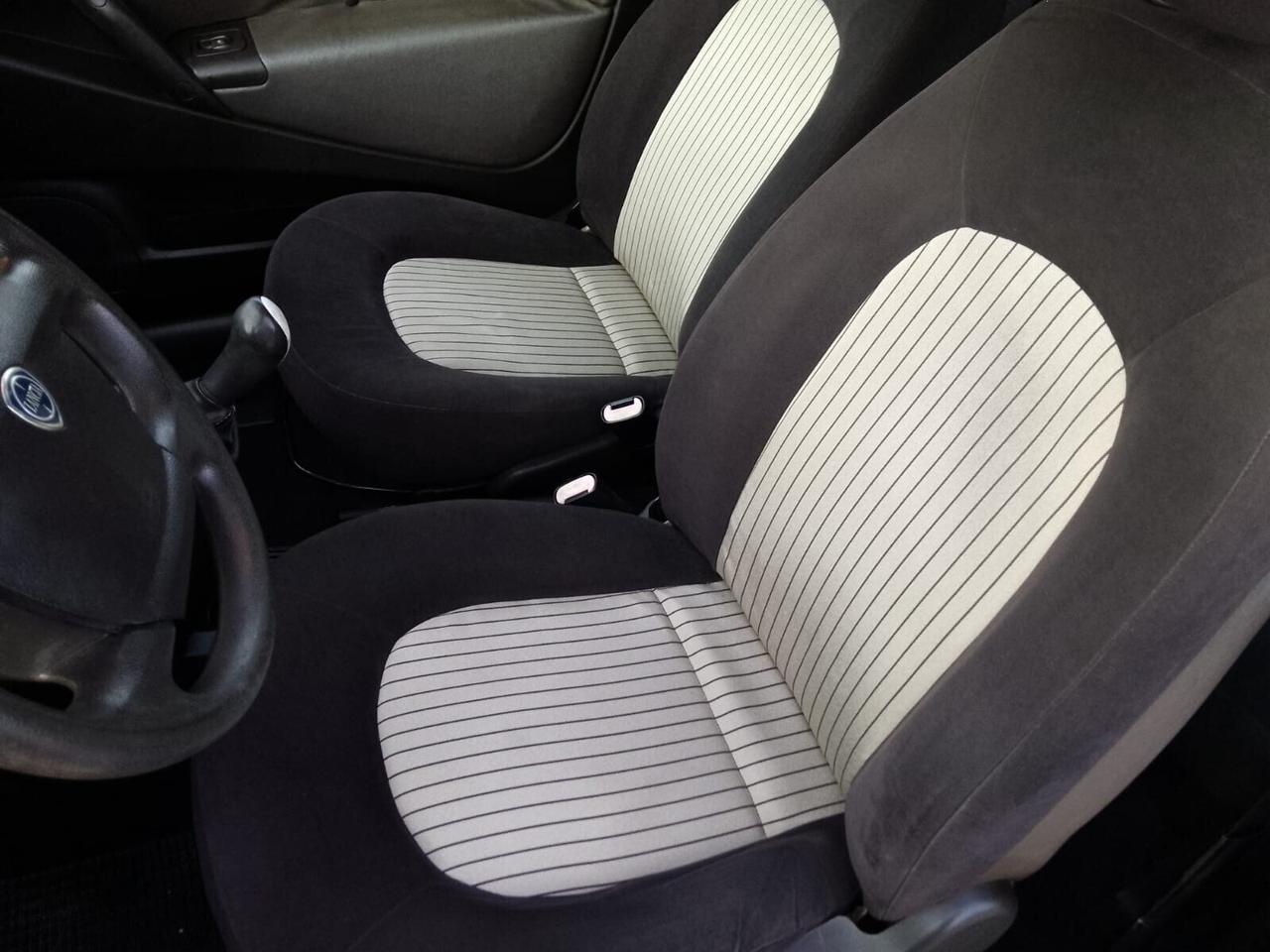 Lancia Ypsilon 1.3 MJT 75 CV Oro