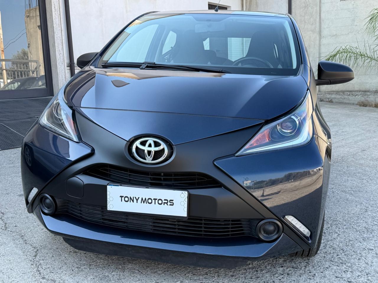 Toyota Aygo 1.0 VVT-i 69 CV 5 porte x-cool