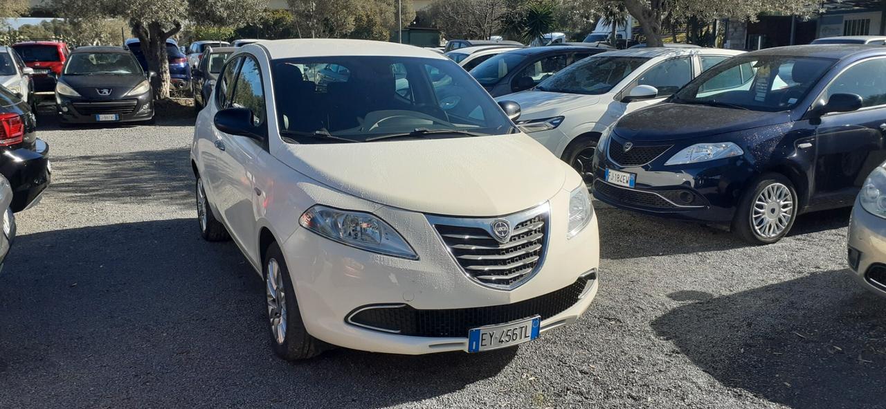 LANCIA YPSILON 2015 - 1.2 BENZINA OK NEOP. LB AUTOMOBILI