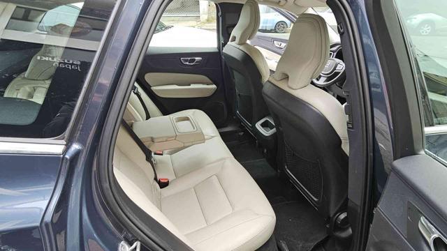 VOLVO XC60 B4 (d) AWD Geartronic Inscription iva esposta