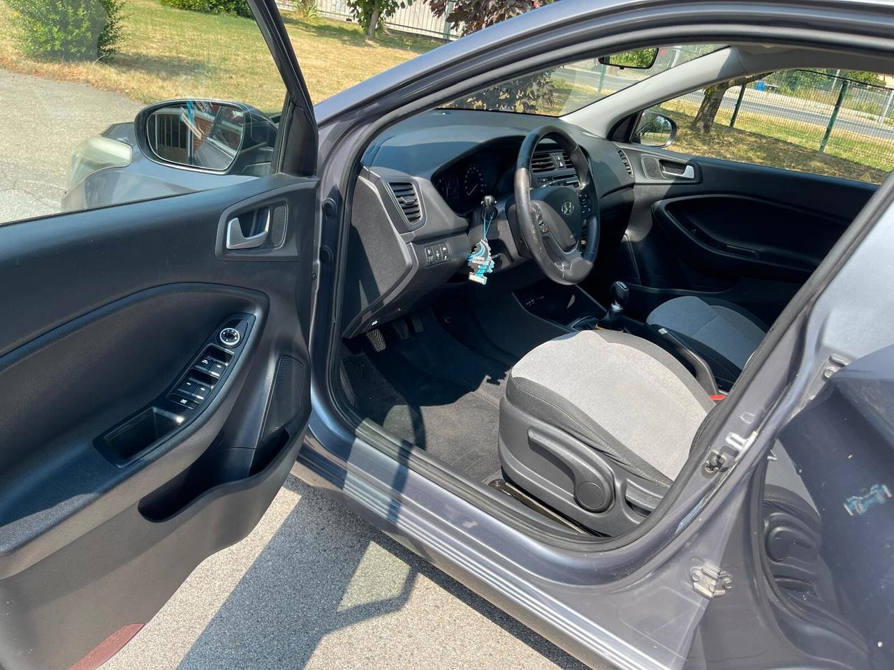 Hyundai i20 1.2 84 CV 5p Style - Neopatentati