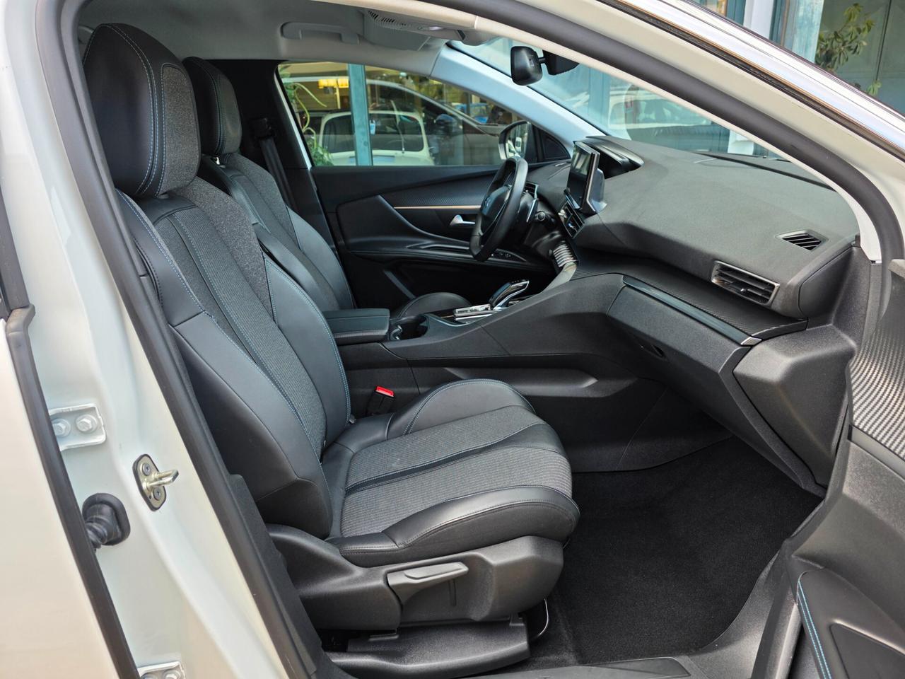 Peugeot 3008 BlueHDi 130 S&S EAT8 Allure Pack