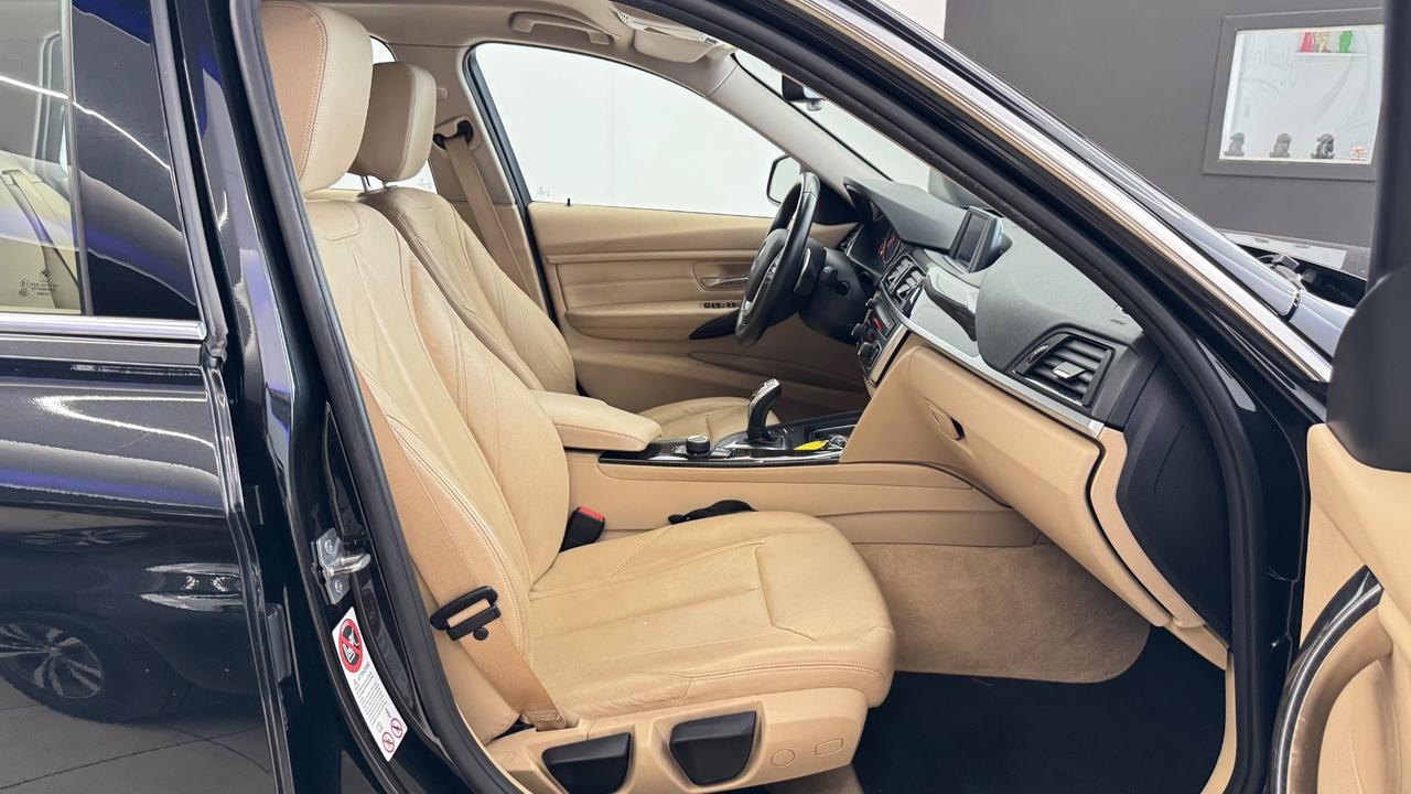 Bmw 320d Touring Luxury aut.