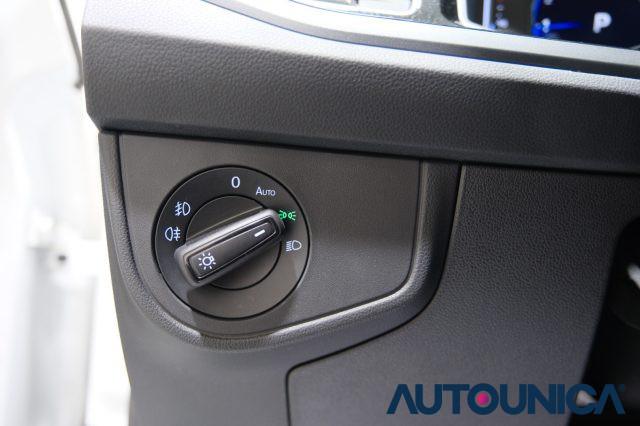 VOLKSWAGEN Taigo 1.0 TSI 110 CV DSG R-LINE FULL LED TETTO PANORAMA