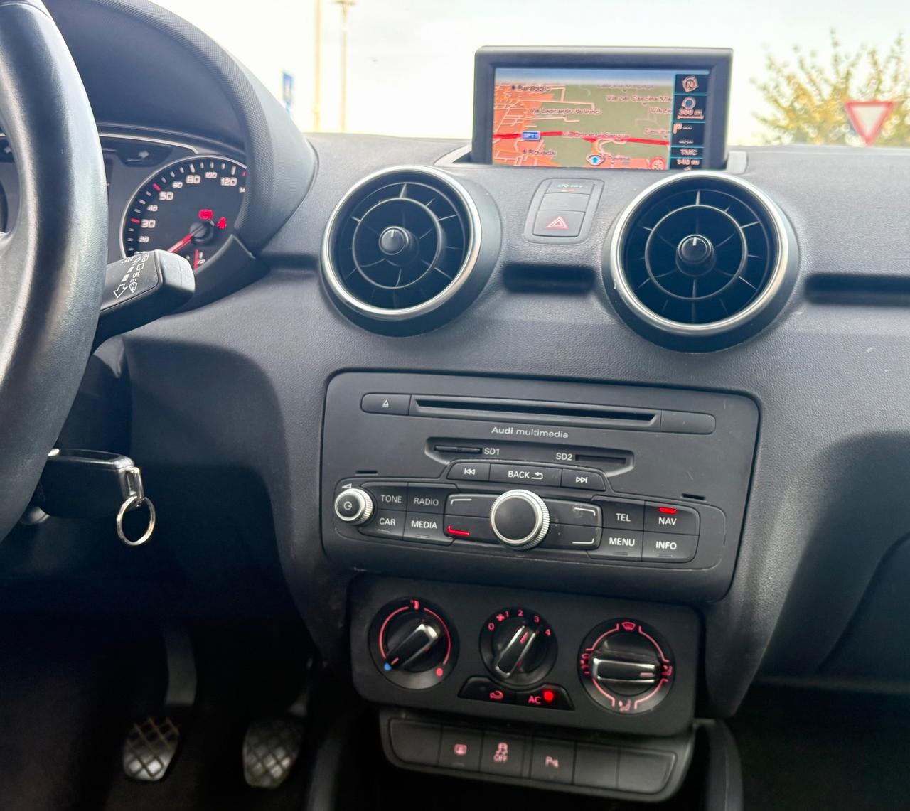 Audi A1 1.6 TDI 105 CV Admired 1prop perfetta