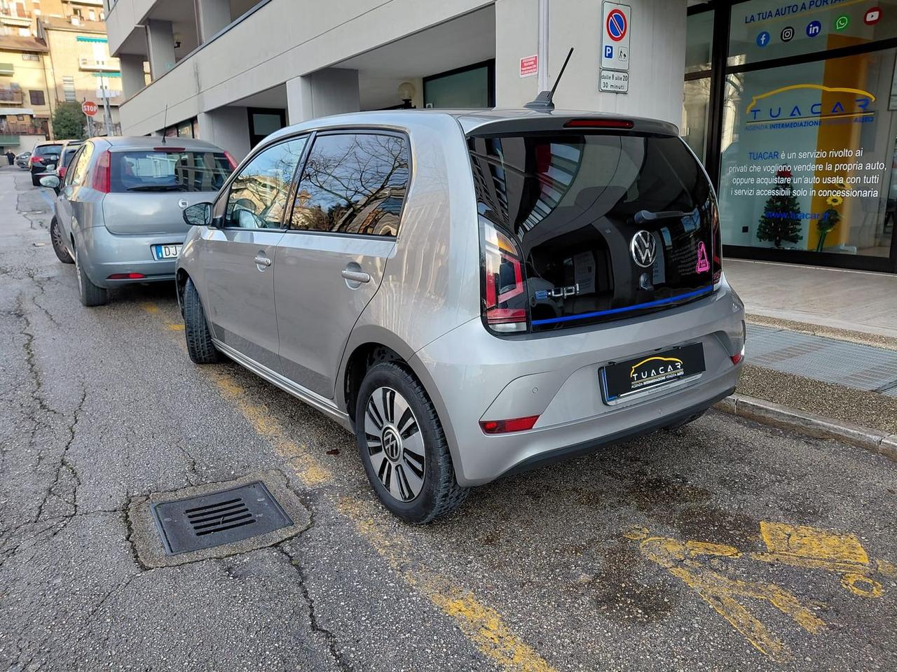 Volkswagen up! High up! #8348