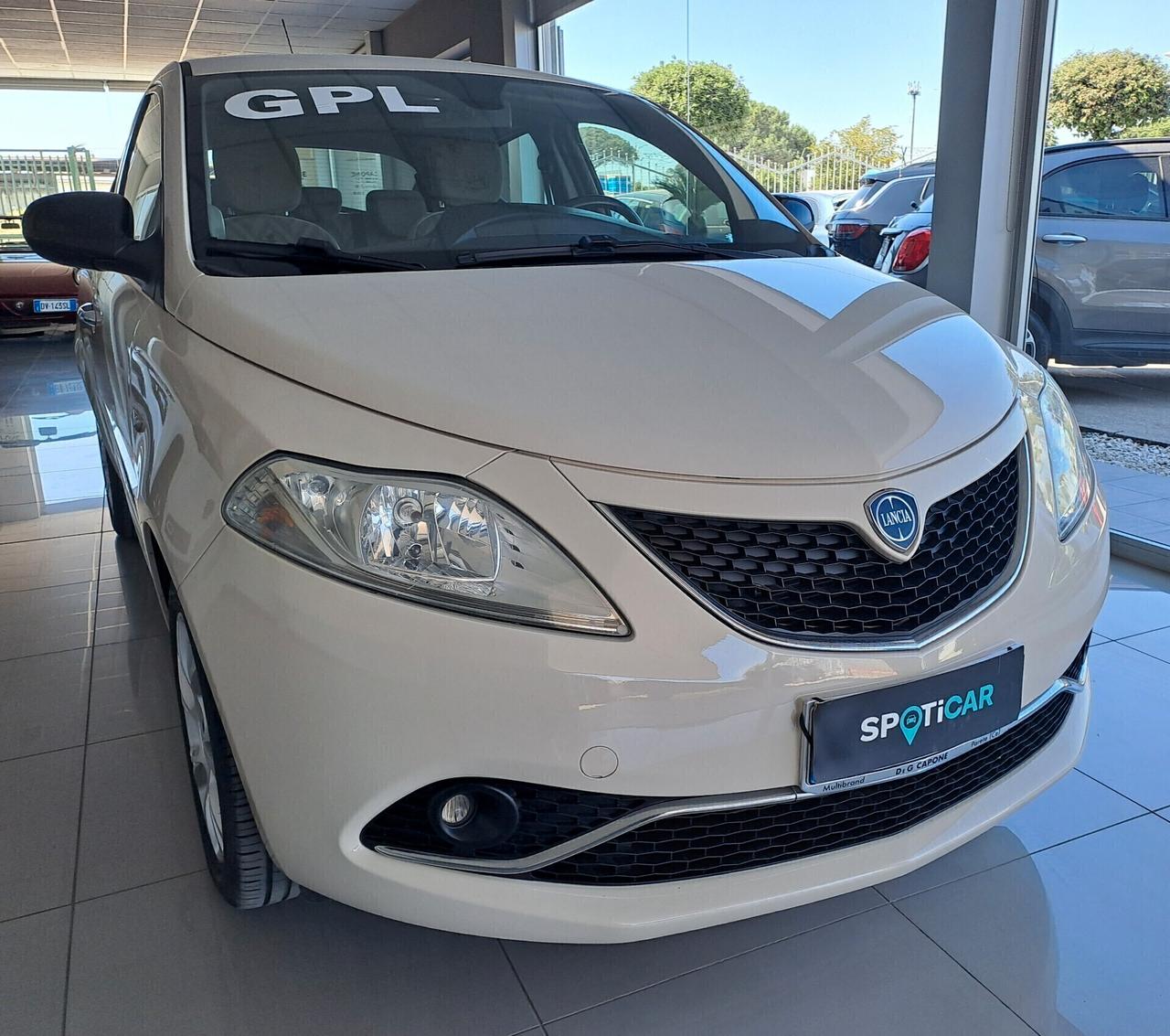 Lancia Ypsilon 1.2 B/GPL 69 CV 5 porte Gold