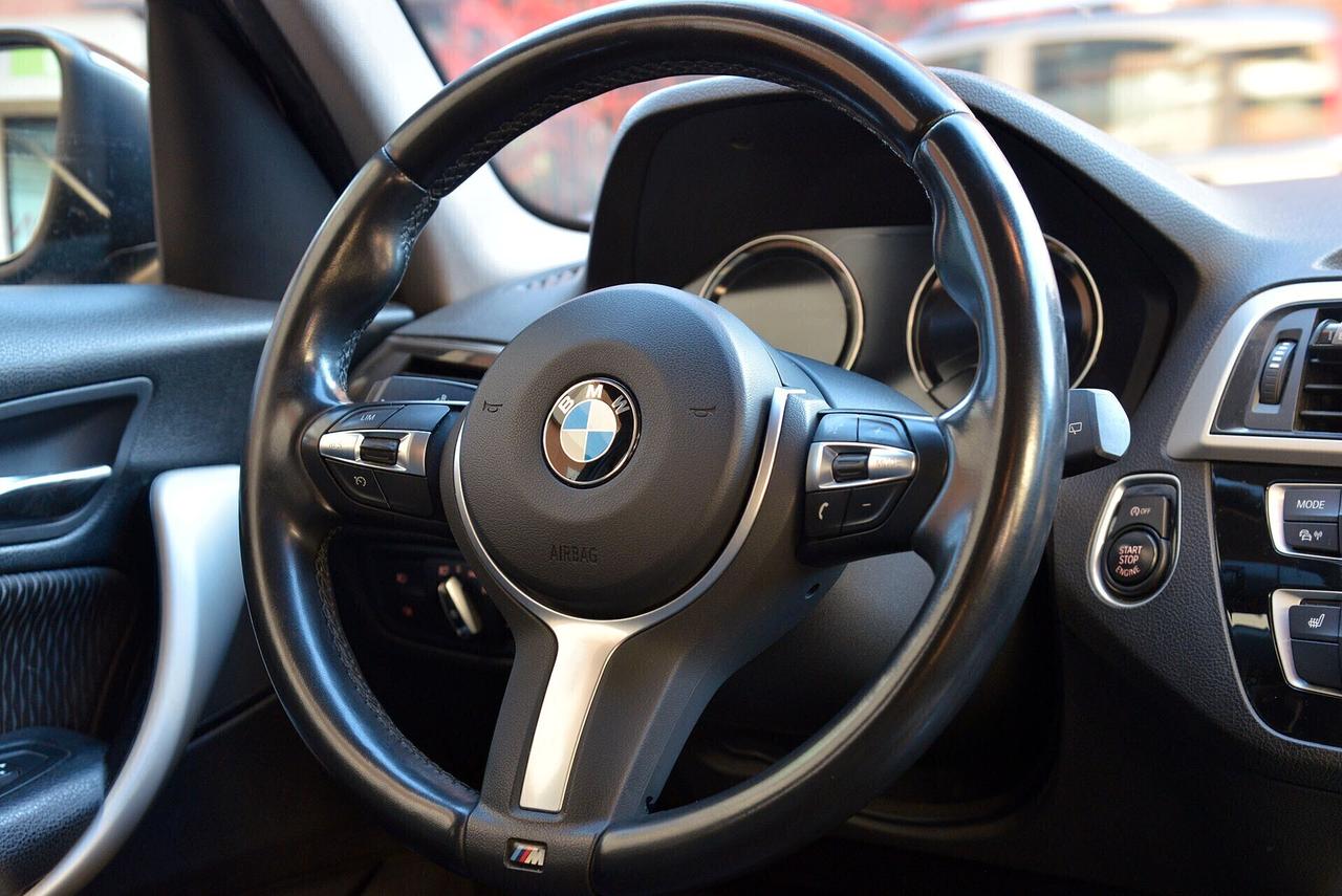 Bmw 118 i 5p. Advantage Steptronic Traz. Posteriore