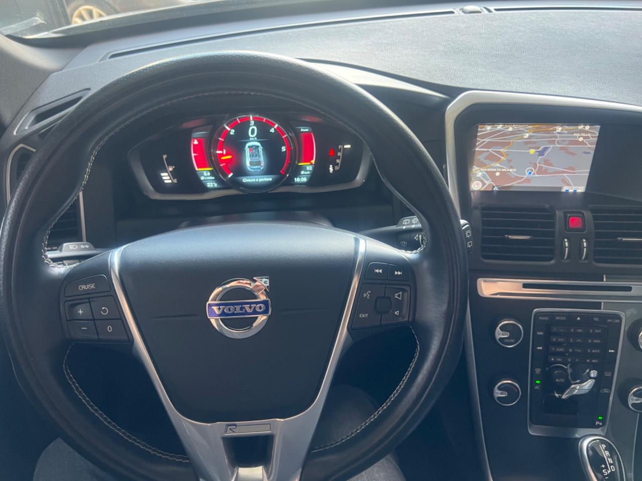 Volvo XC 60 XC60 D4 163 CV Geartronic R-design Momentum N1