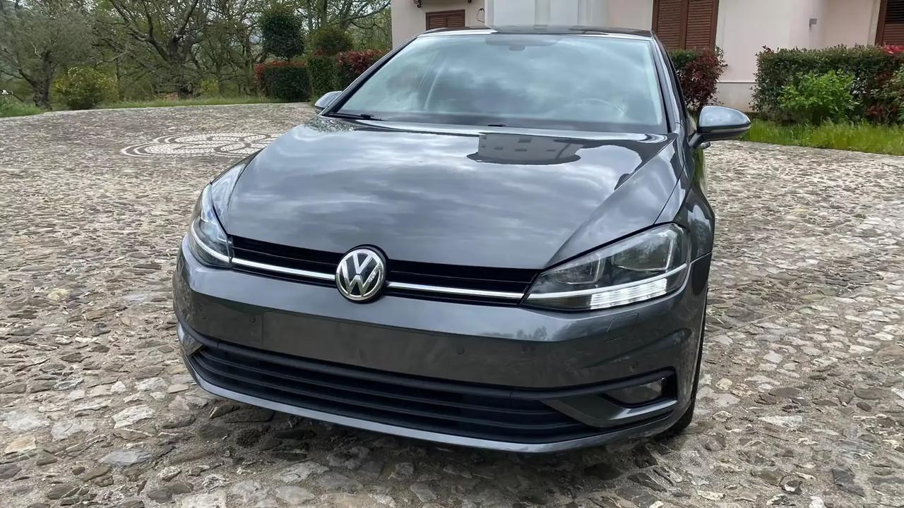 VOLKSWAGEN GOLF