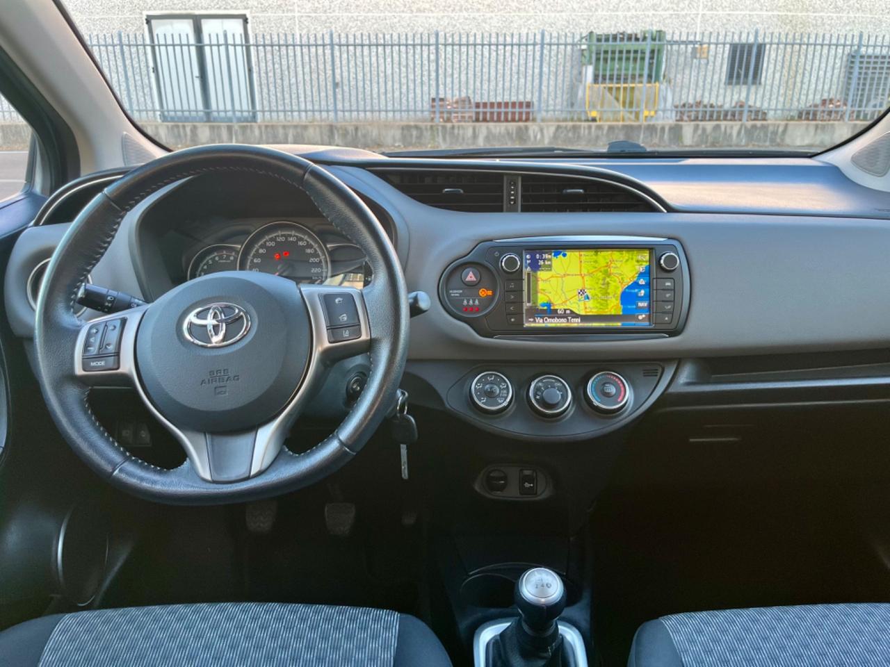 Toyota Yaris 1.0benz 2015 118.000km euro6 per neopatentati