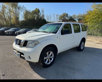 NISSAN Pathfinder 2.5 dci SE