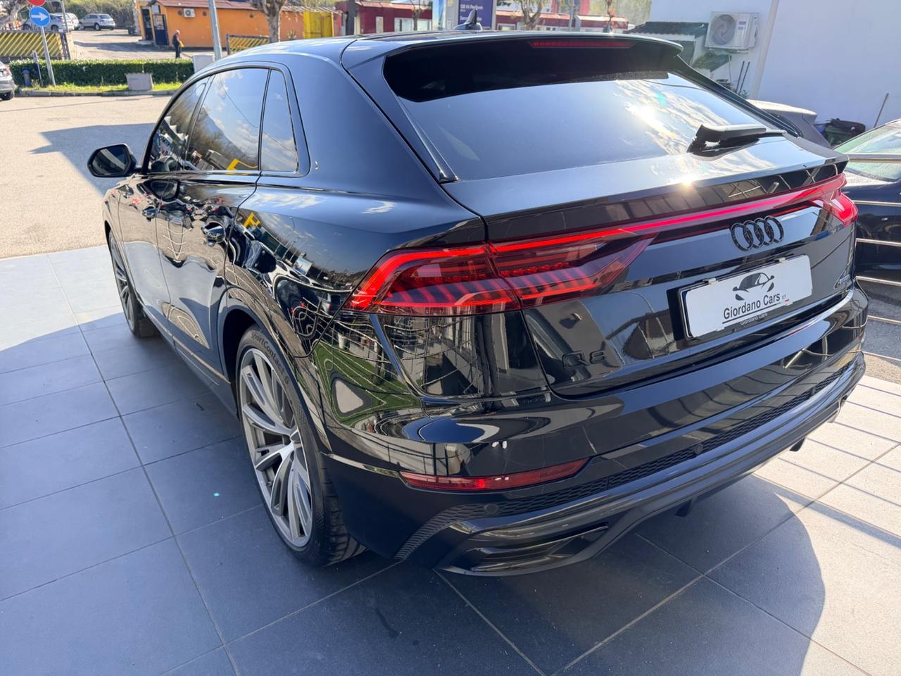 Audi Q8 50 TDI 286 CV quattro s-line plus cerchi 23