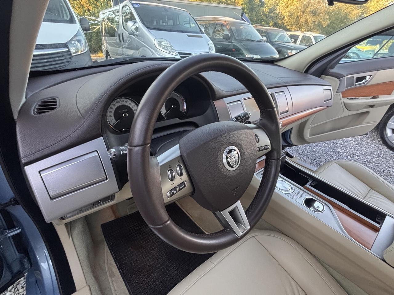 jaguar XF 2.7 D solo 54.000 km