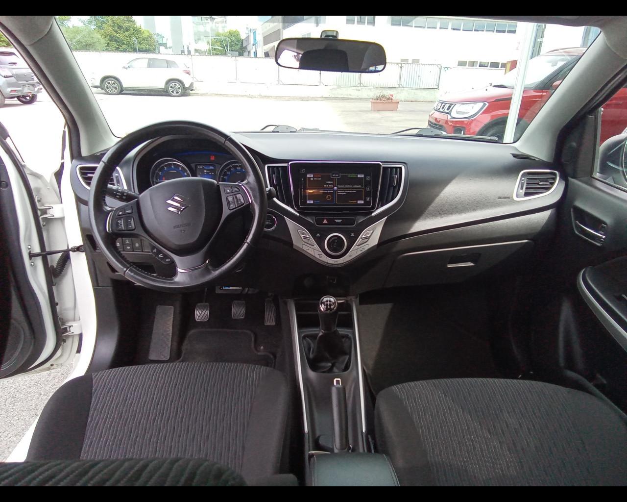 SUZUKI Baleno (2016) - Baleno 1.2 Hybrid Top