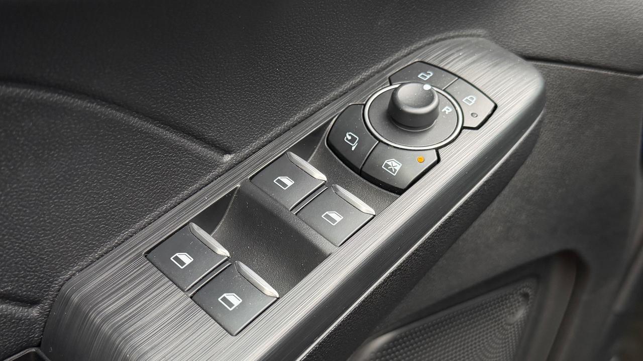 FORD KUGA 2WD 2.5 PLUG-IN HYBRID ST-LINE AT5 CVT 225CV - FULL LED