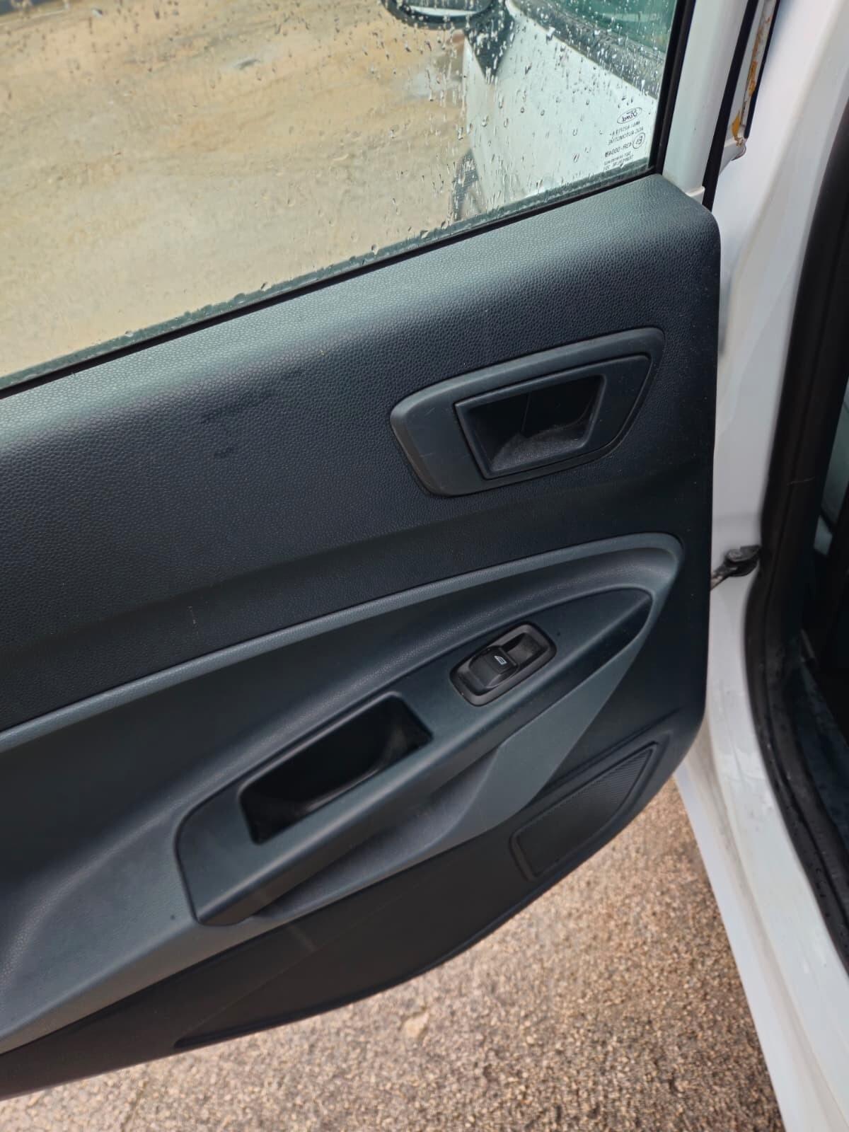 Ford Fiesta Fiesta+ 1.4 TDCi 70CV 5 porte