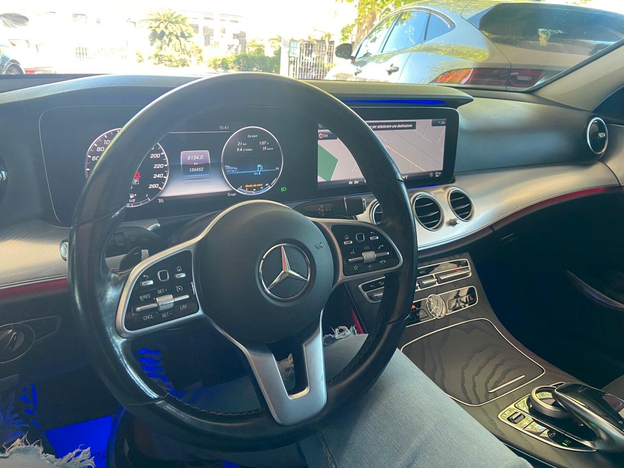 Mercedes E 200 Premium Plus