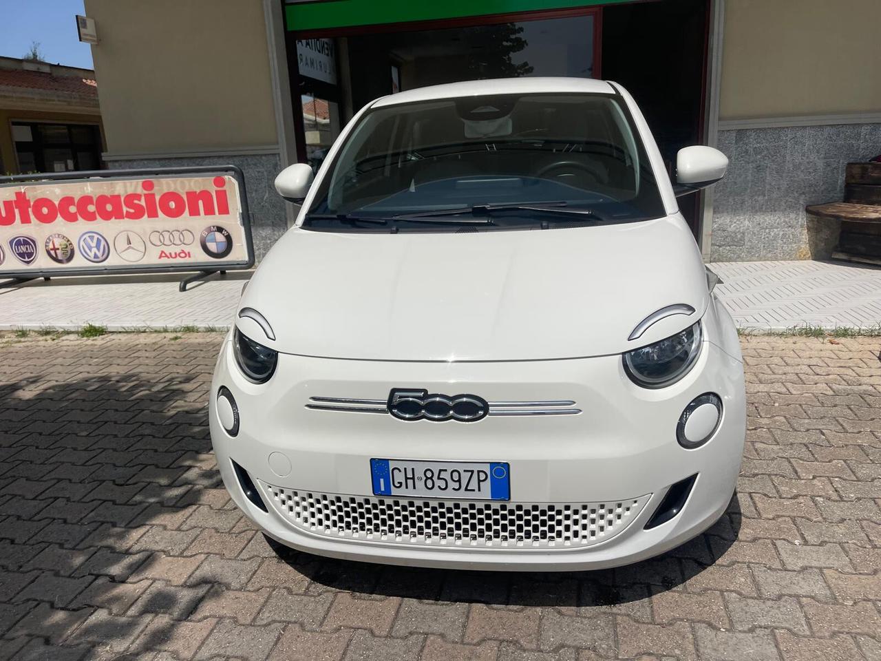 Fiat 500 500e Berlina 42 kWh La Prima