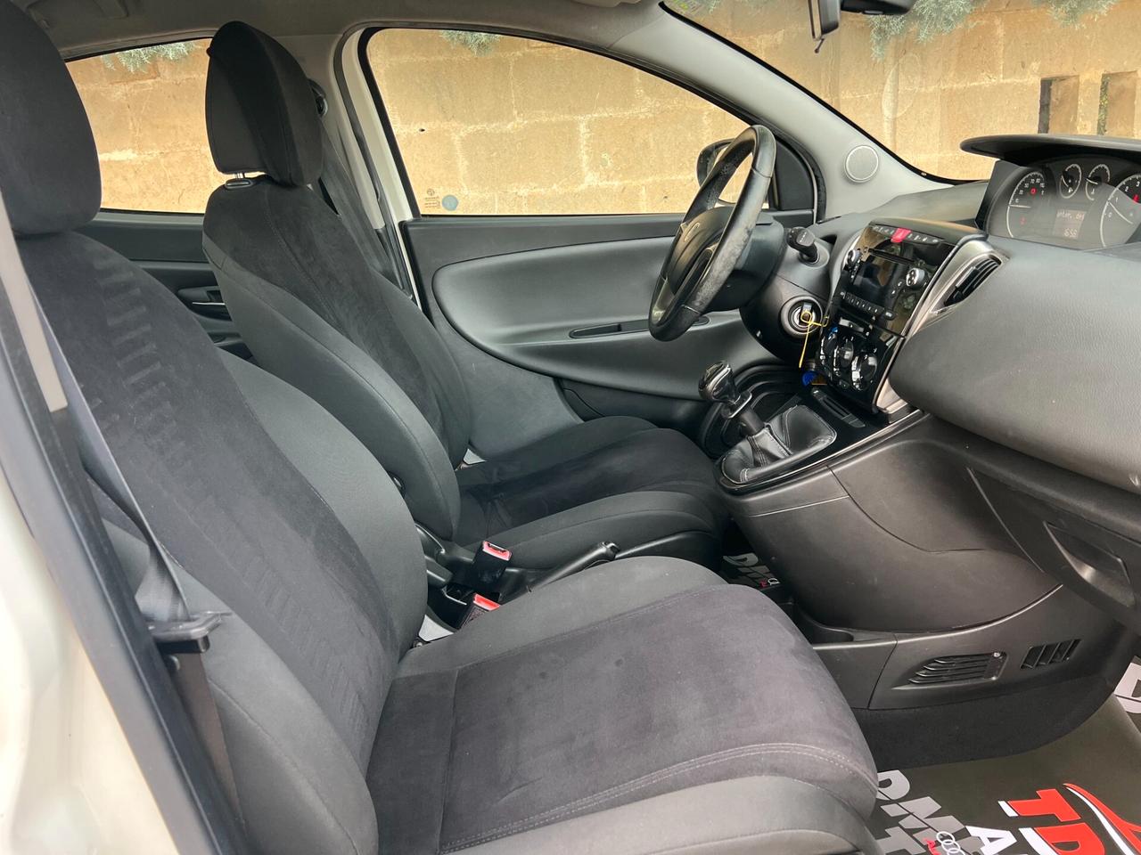 Lancia Ypsilon 1.2 69 CV 5 porte