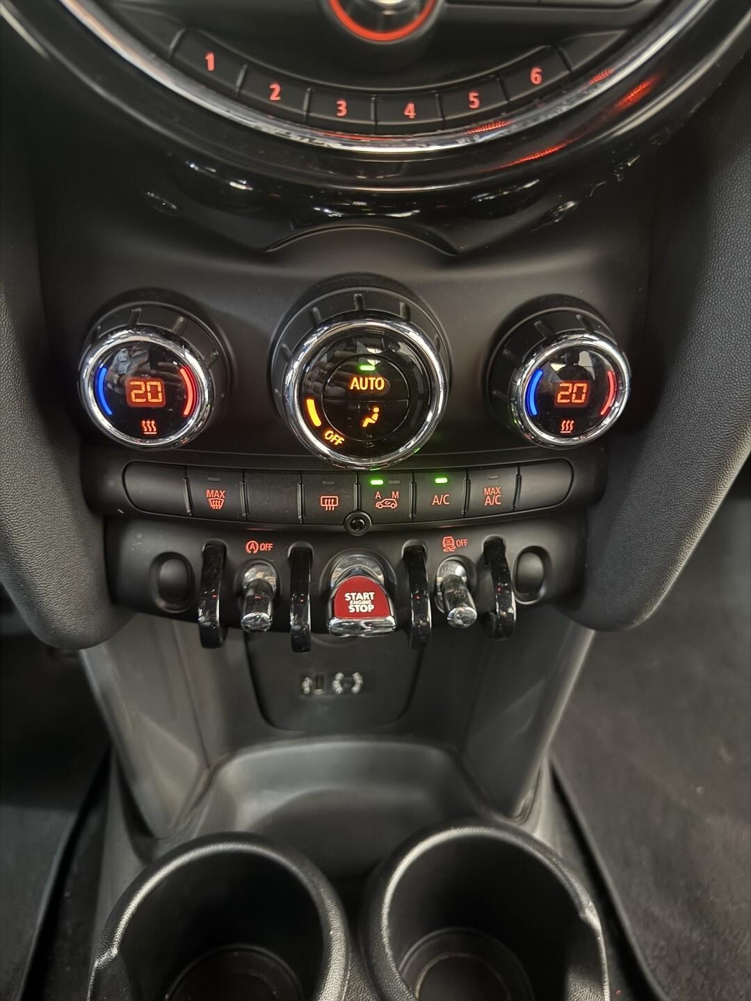 Mini Cooper D Businiss XL 1.5 dci 5 porte Navi.