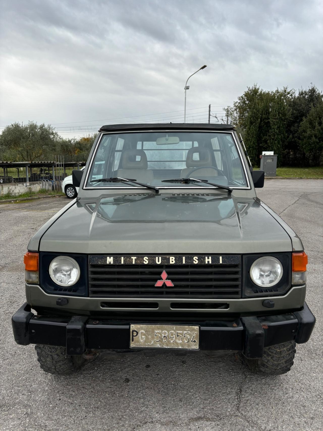 Mitsubishi Pajero 2.5 TD Canvas-top