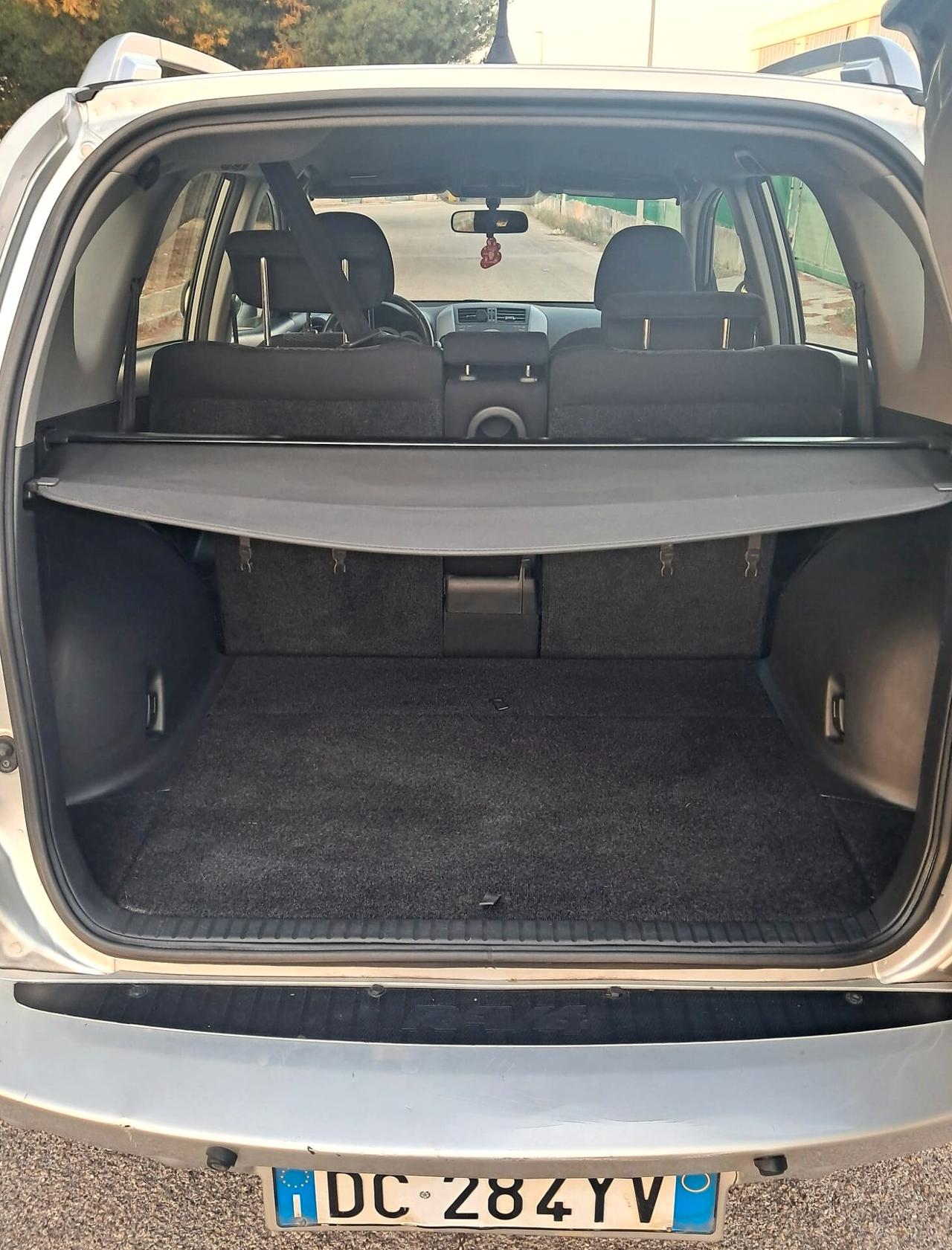 Toyota RAV 4 RAV4 2.2 D-4D 136 CV Sol