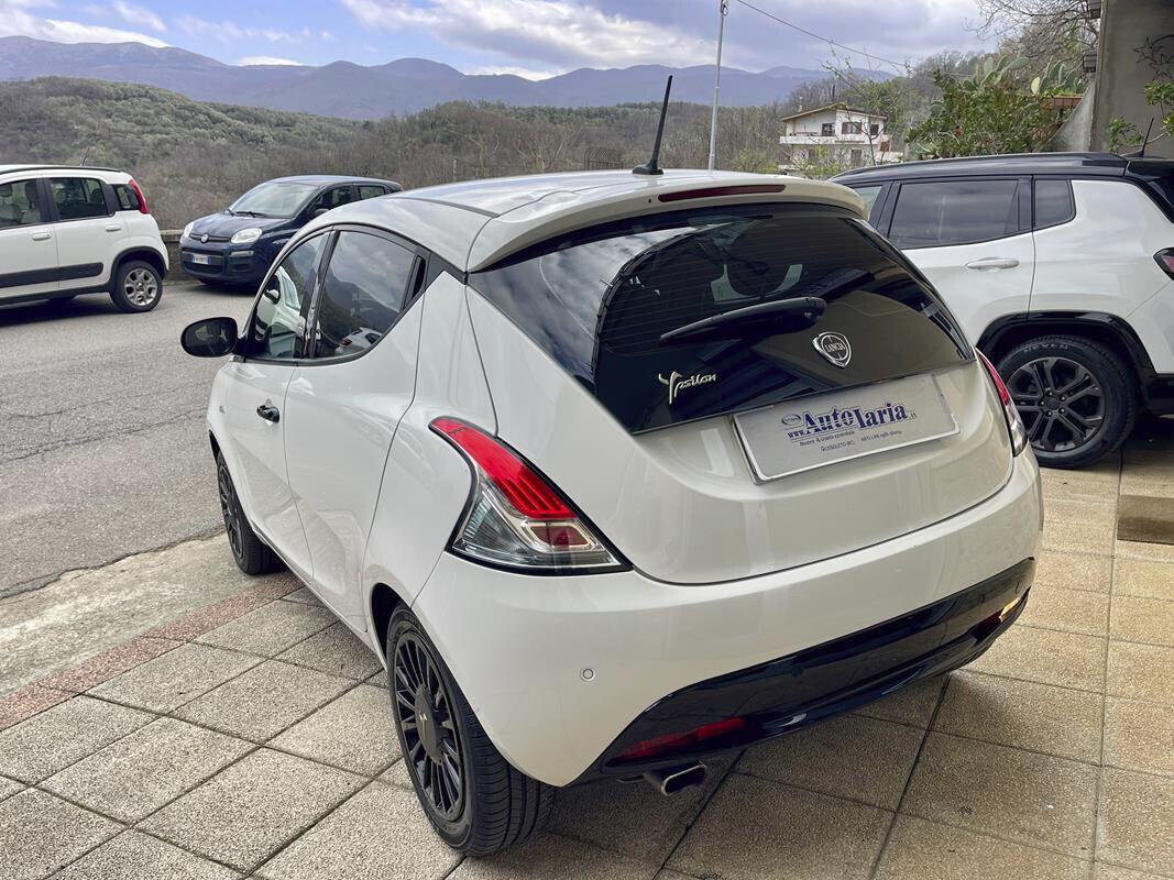 Lancia Ypsilon 1.2 69 CV Gold Plus Black and Noir - 70 Aziendale