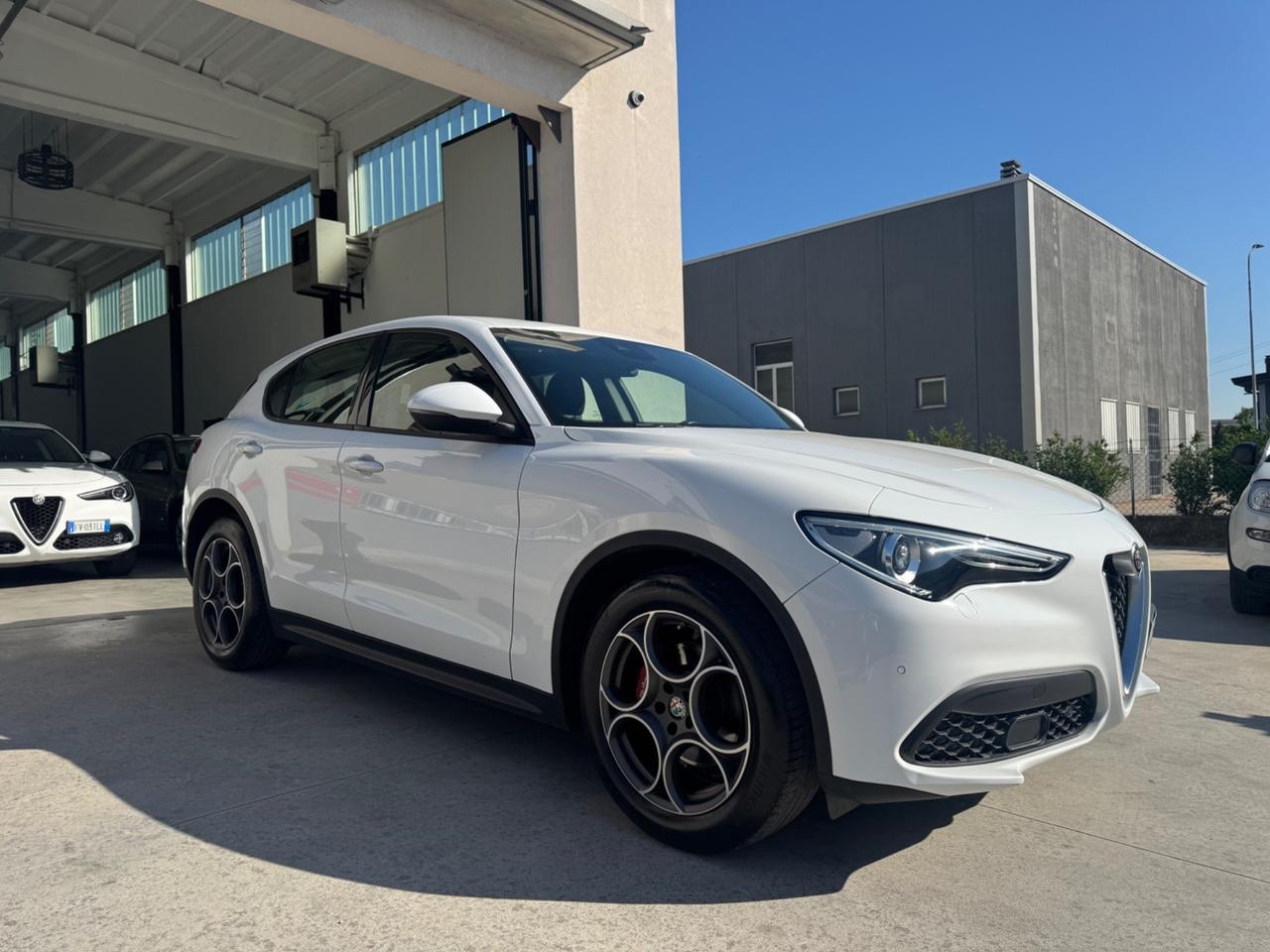 Alfa Romeo Stelvio 2.2 Turbodiesel 160 CV AT8 RWD Super Business Red Edition