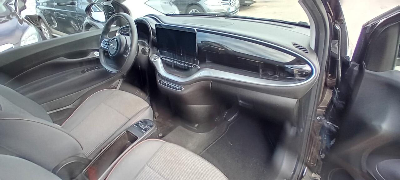 Fiat 500 500e Berlina 42 kWh La Prima