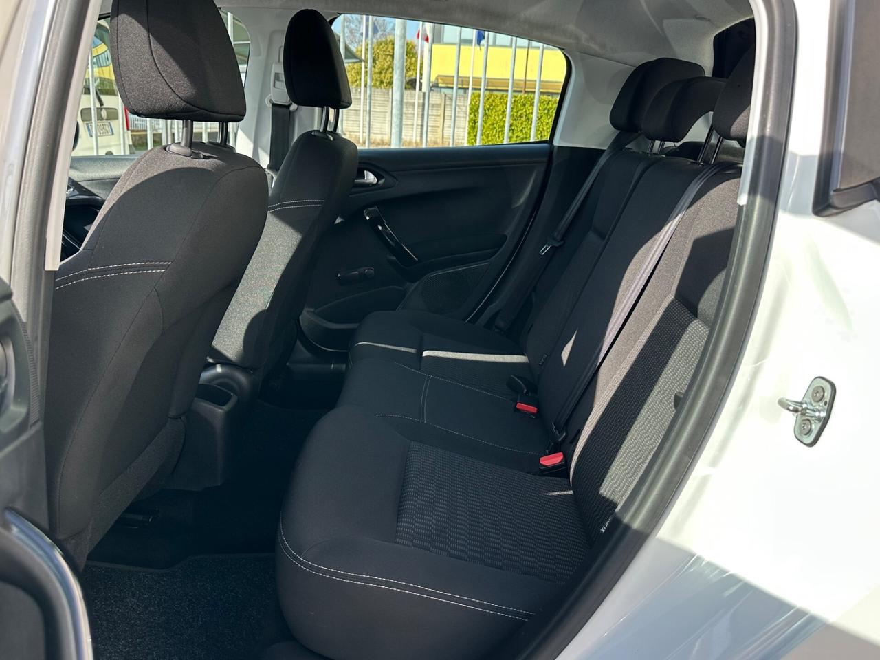 Peugeot 208 PureTech 82 5 porte Touch