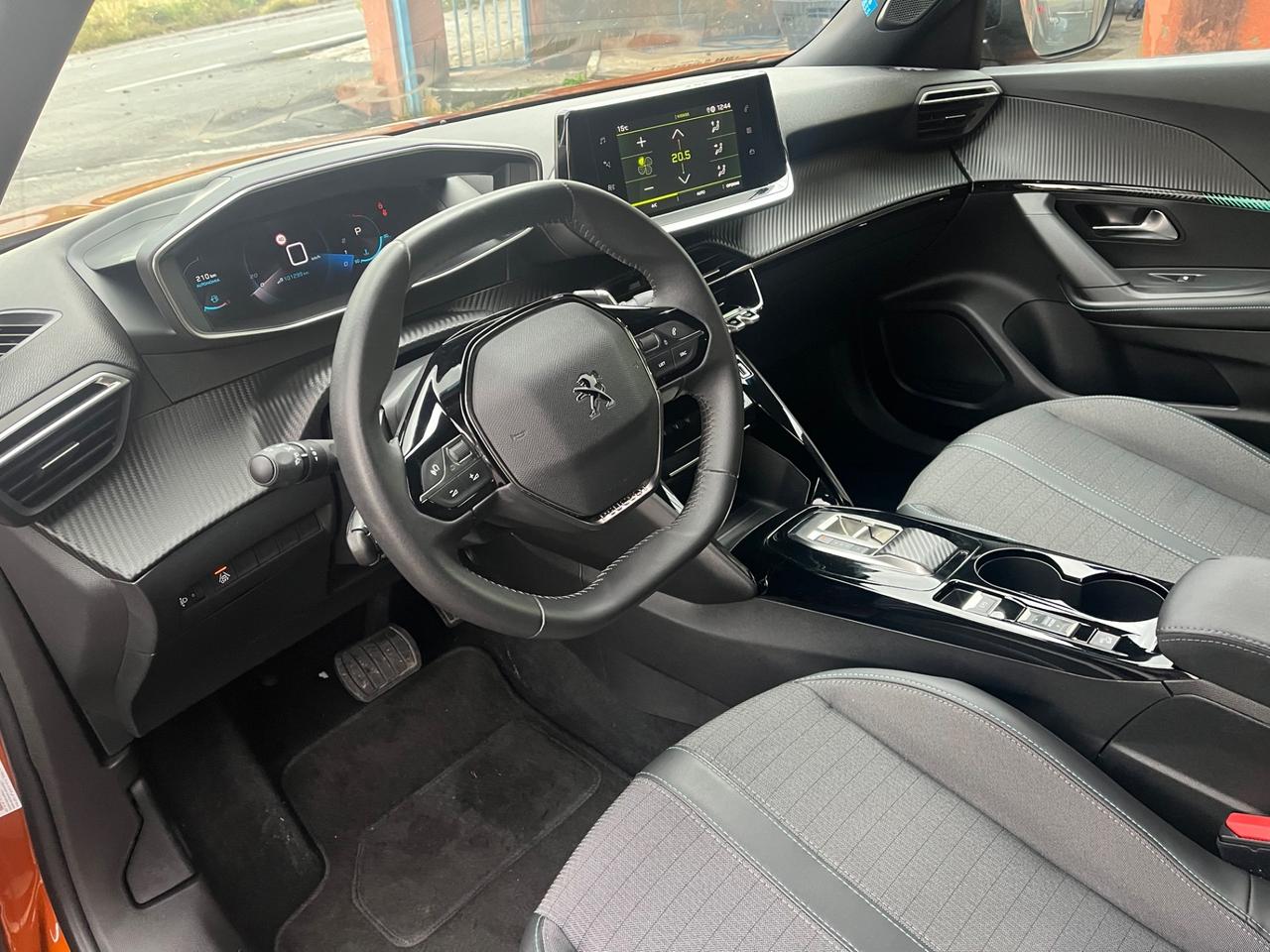 Peugeot 2008 BlueHDi 130 EAT8 Allure-Km101000-