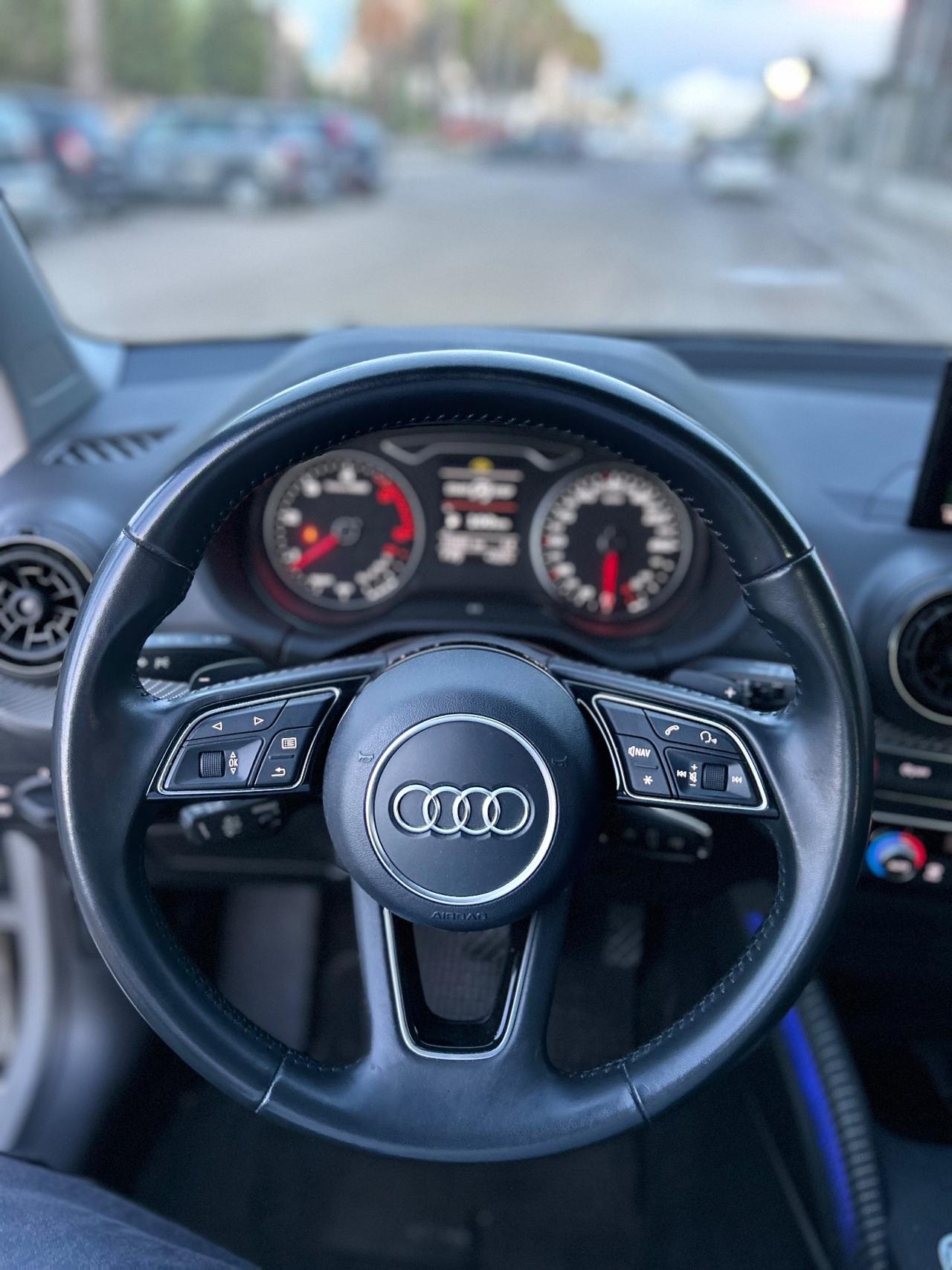 Audi Q2 30 TDI S line Edition