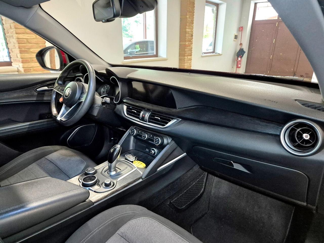 Alfa Romeo Stelvio 2.2 Turbodiesel 160 CV AT8 RWD Sport-Tech