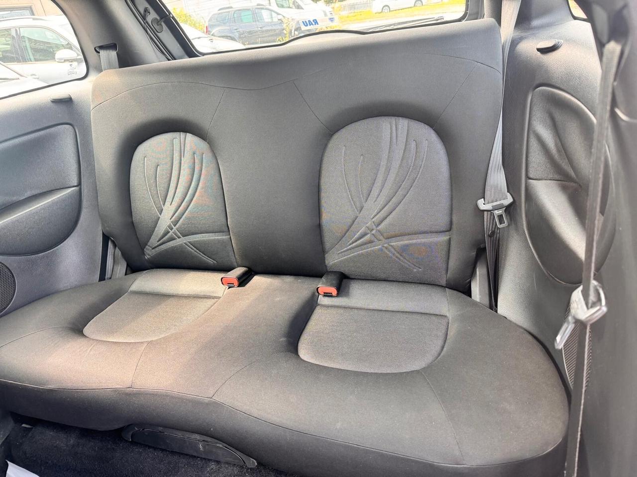 Lancia Ypsilon 1.3 MJT 75 CV New Oro