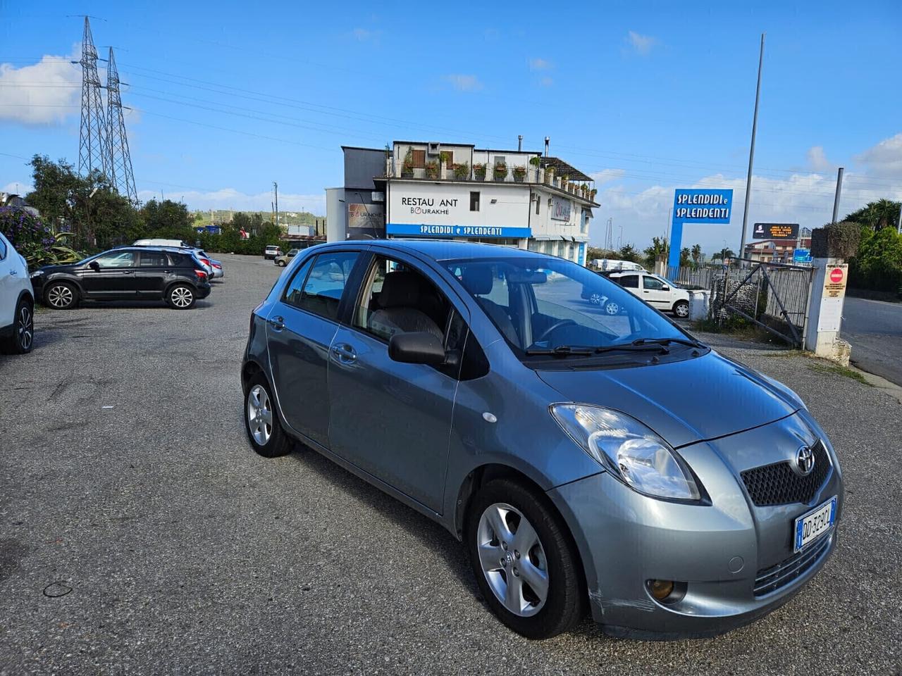 Toyota Yaris 1.0 5 porte