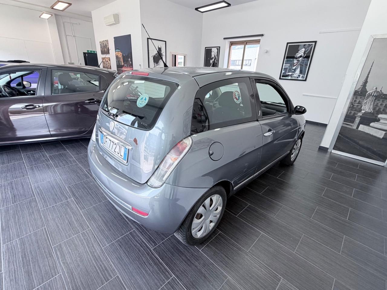 Lancia Ypsilon 1.2 Argento ok neopatentati