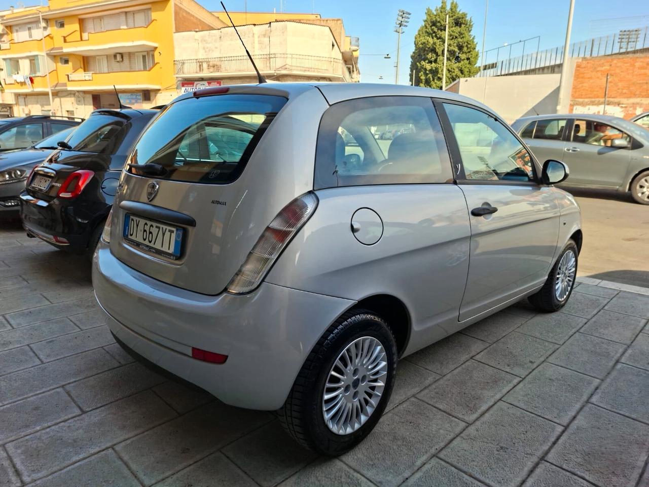 Lancia Ypsilon 1.4 60cv Oro 2010