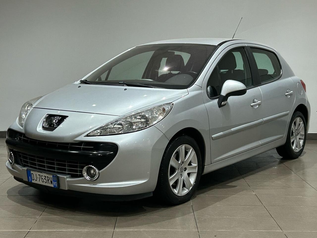 Peugeot 207 1.6 HDi 90CV (66 kw)