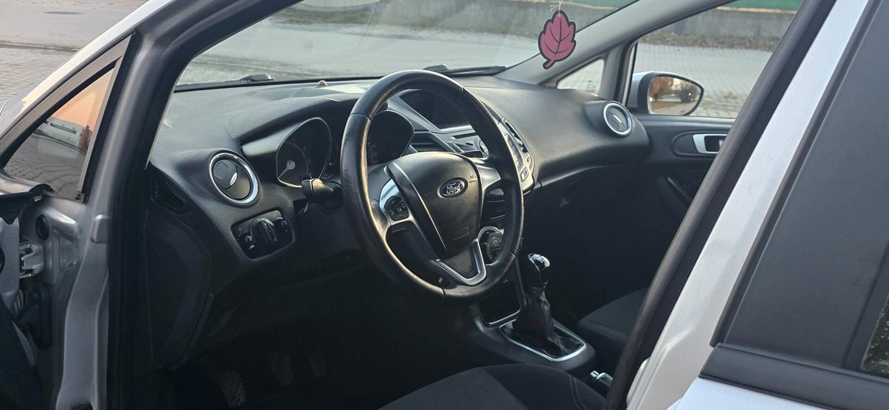 Ford Fiesta 1.2 82 CV 5 porte Titanium