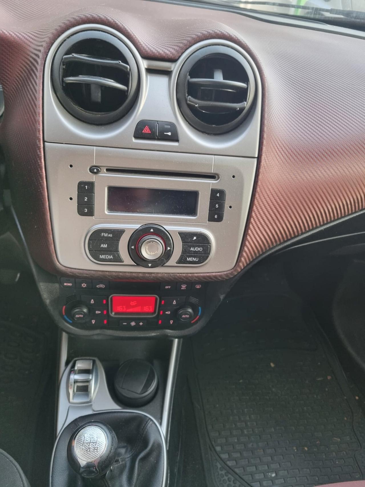 Alfa Romeo MiTo 1.3 JTDm-2 95 CV S&S Distinctive Sport Pack