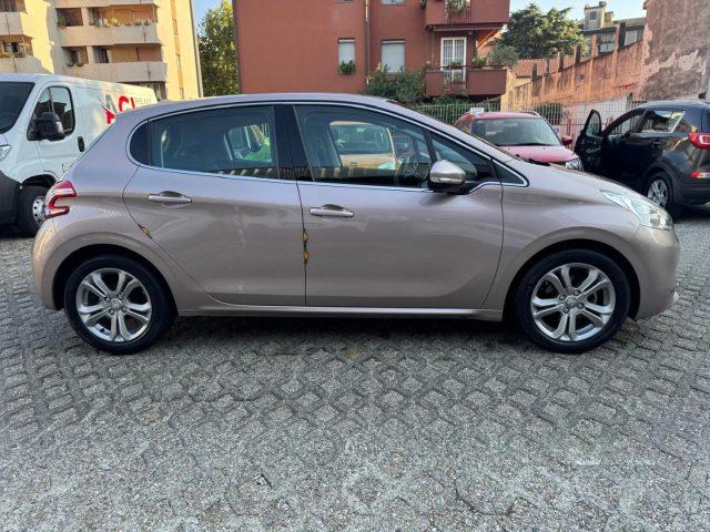 PEUGEOT 208 1° serie PureTech 82 5 porte Allure