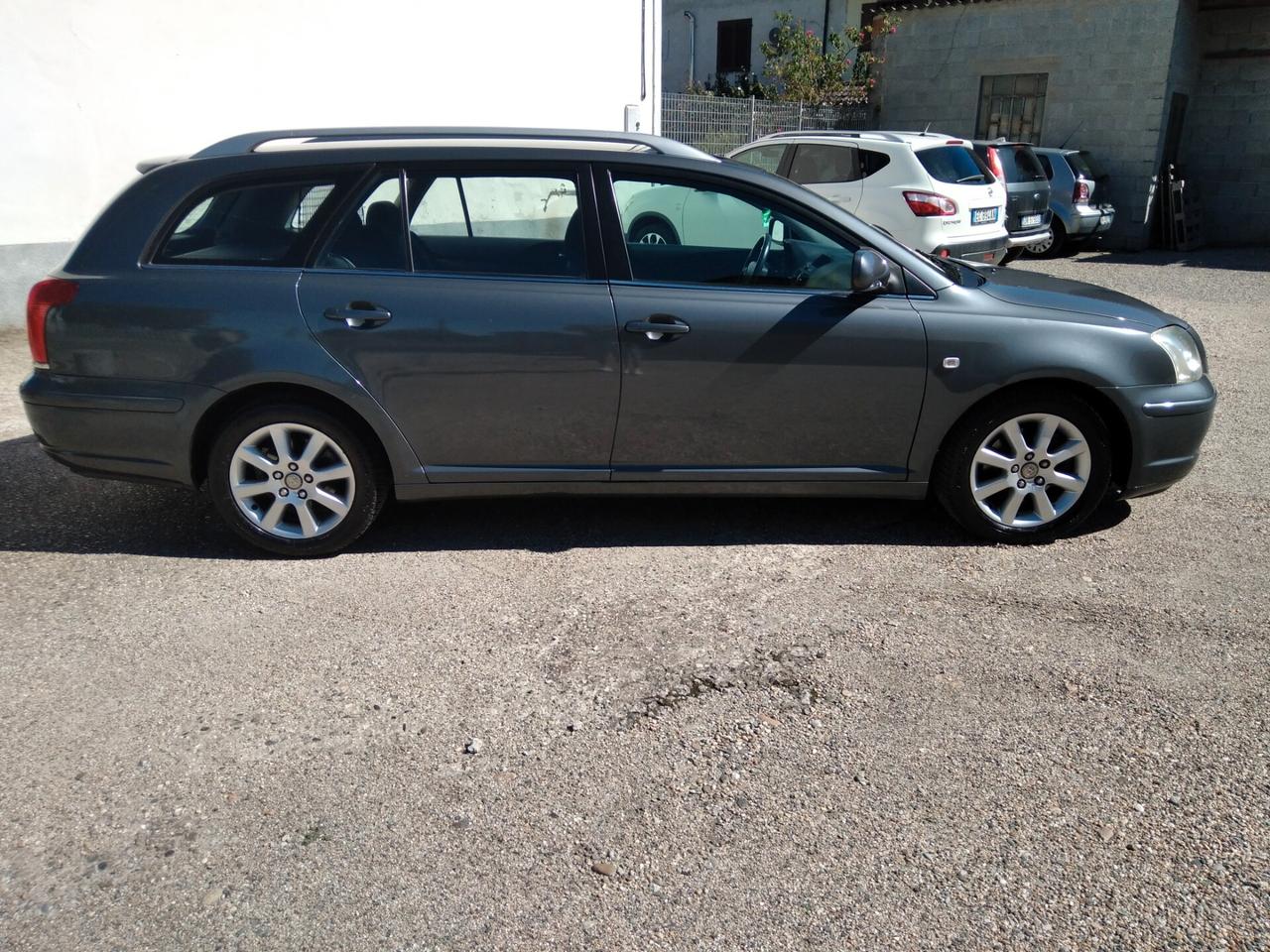 Toyota Avensis 2.0 D-4D 16V Station Wagon 6marce