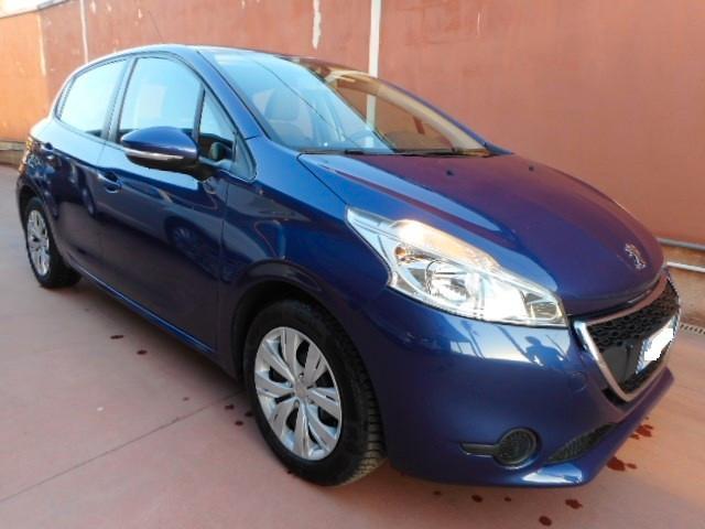 Peugeot 208 1.4 HDi 68 CV 5 porte Allure