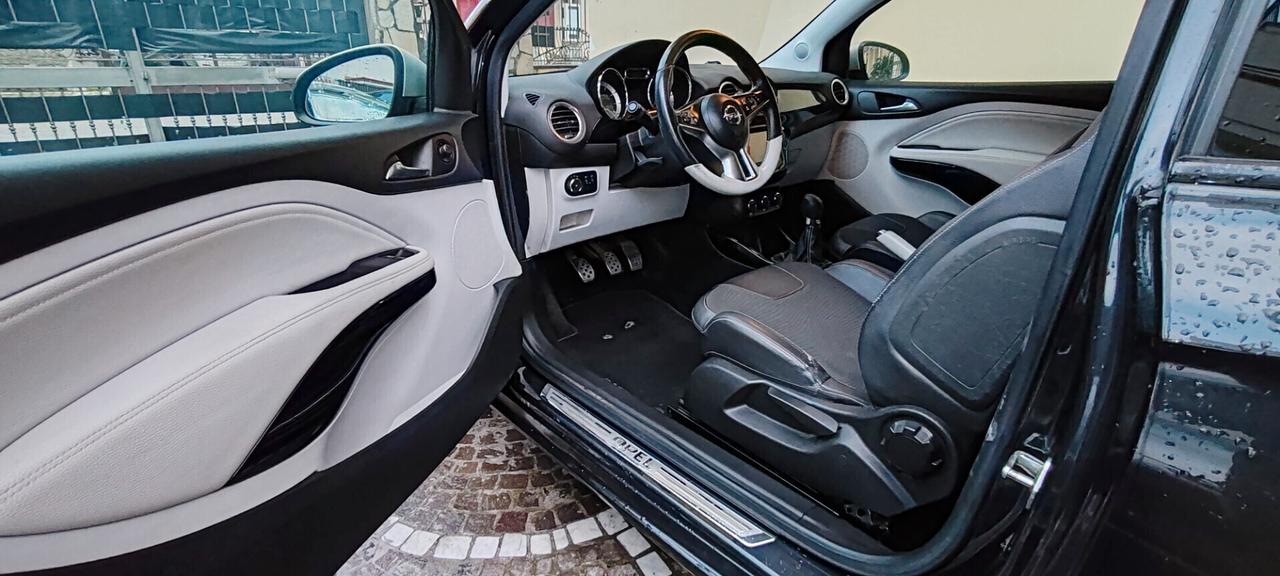 Opel Adam 1.2 70 CV BLACK LINE