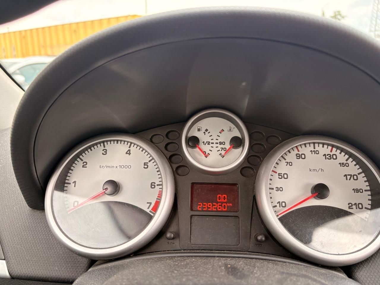 Peugeot 207 1.4 8V 75CV 3p. X Line ECO GPL