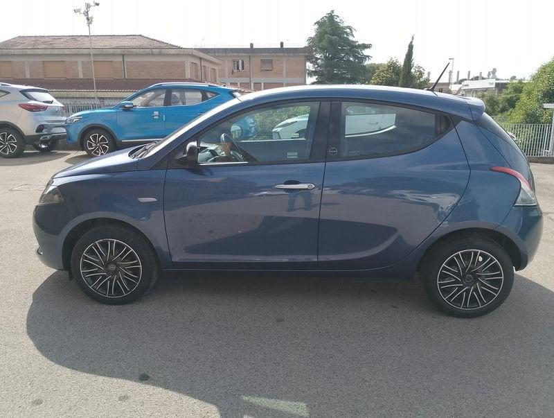 Lancia Ypsilon 1.0 FireFly 5 porte S&S Hybrid Silver
